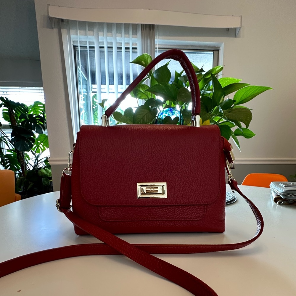 Diva’s bag made from genuine leather in Italy